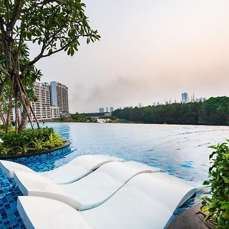 Convinia Luxury The Peak Midtown Aparthotel Ho Chi Minh City Exterior photo
